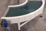 90° belt conveyor with conical roller headers