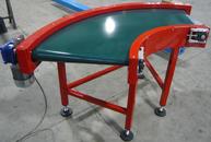 90° belt conveyor with conical rollers